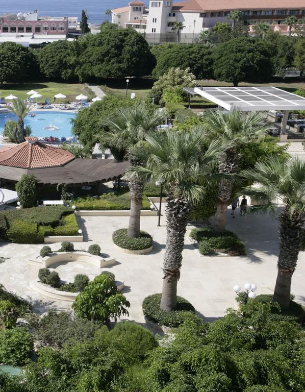 Avanti Hotel Paphos Bagian luar foto