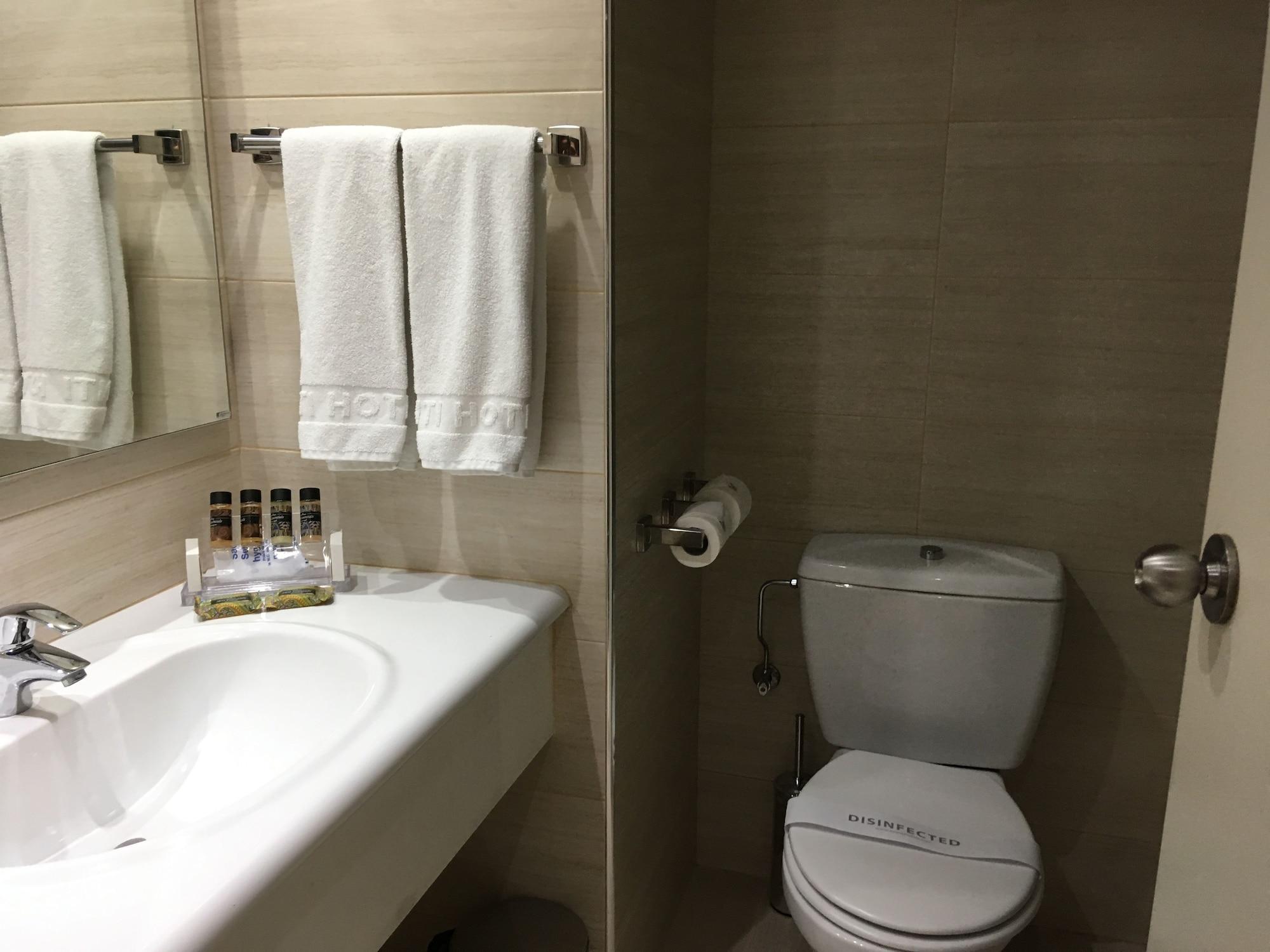 Avanti Hotel Paphos Bagian luar foto