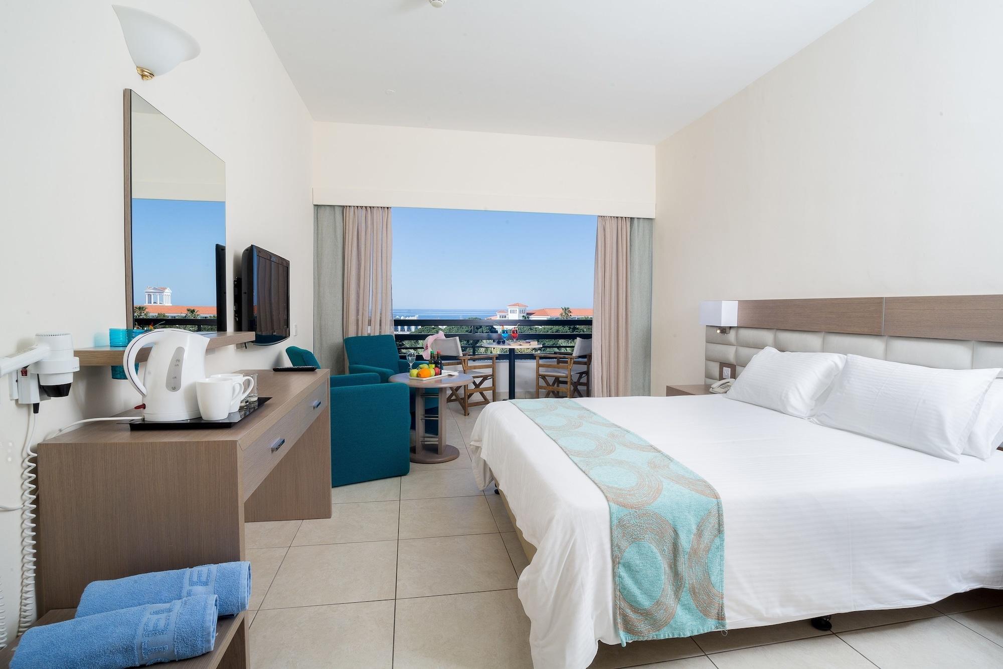 Avanti Hotel Paphos Bagian luar foto