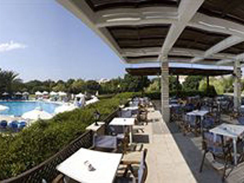 Avanti Hotel Paphos Bagian luar foto