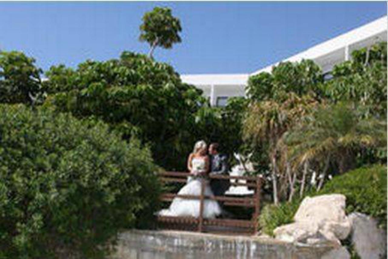 Avanti Hotel Paphos Bagian luar foto
