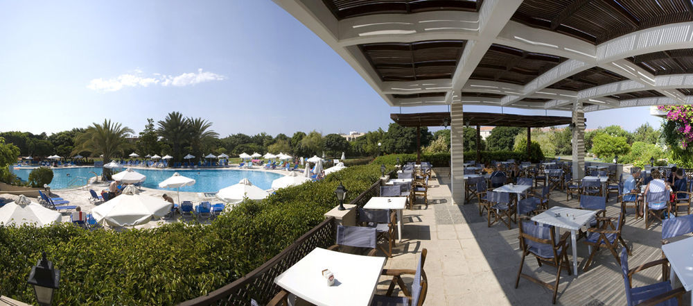 Avanti Hotel Paphos Bagian luar foto